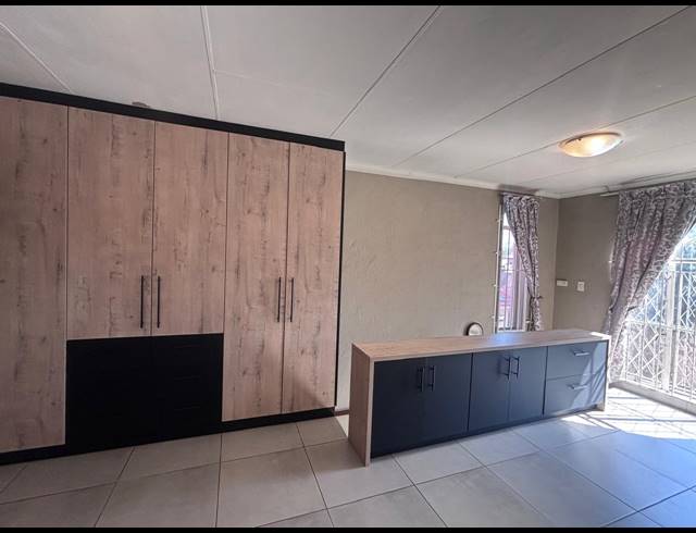 4 BEDROOM HOUSE FOR SALE IN PIERRE VAN RYNEVELD